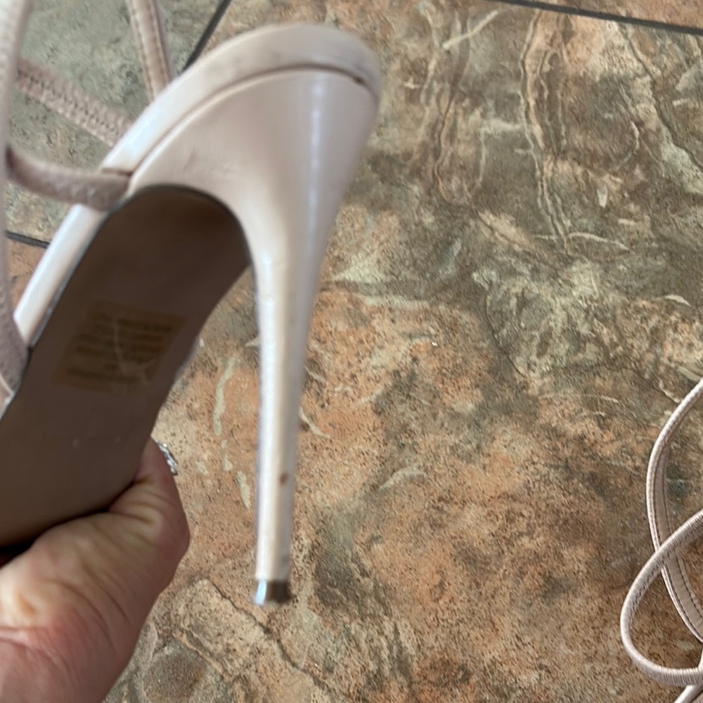 Steve Madden Cream Heel Sandals - Picture 8 of 9